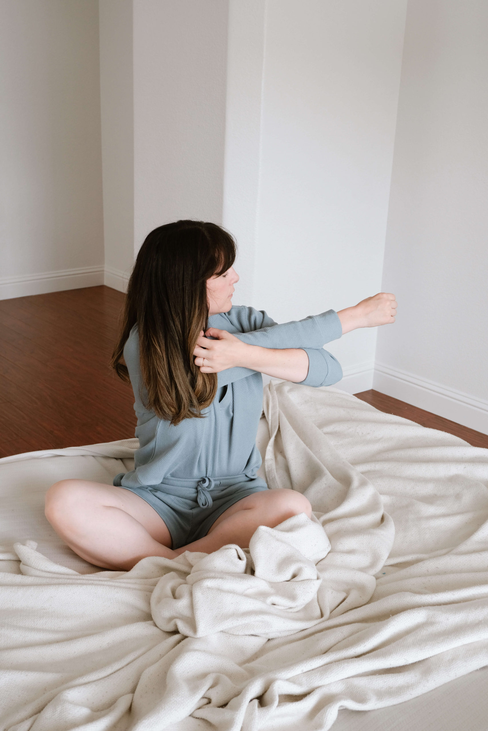 5 Ways to Feel Better: How to Best Position Your Arms in the Cuddle Curl